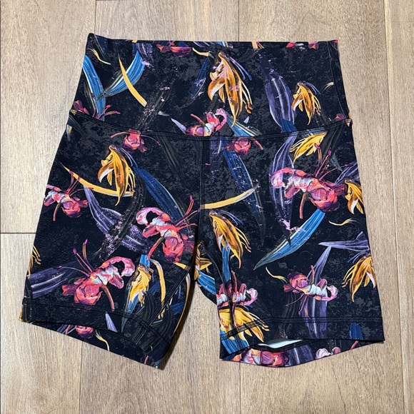 Lululemon Wunder Train High-Rise Short 6" - Picture 2 of 7